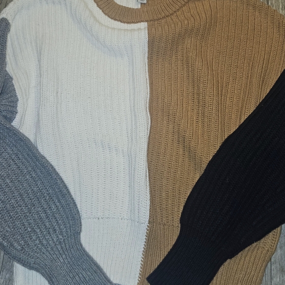 Colorblock Sweater - Picture 3 of 3